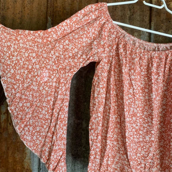 SHEIN Top - Picture 3 of 6